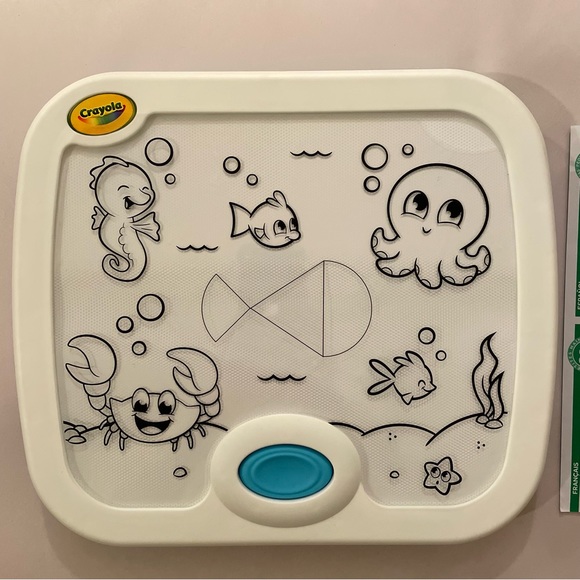 3/$25 Crayola Light Up Activity Board Toy Art Coloring Kit (Missing 2 markers) - Picture 10 of 11